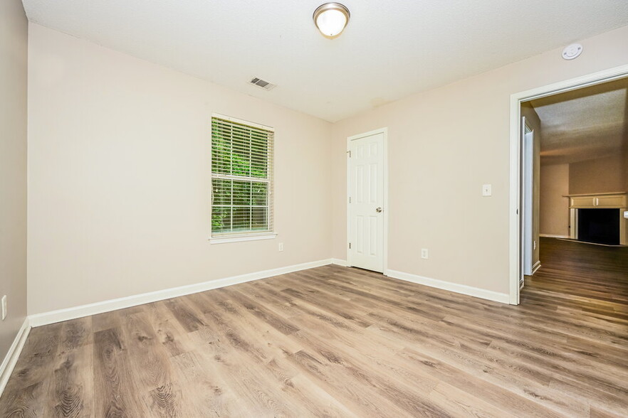 Building Photo - 62 Lake Crossing Ct
