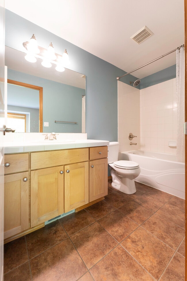 Building Photo - 1625 S Weller St