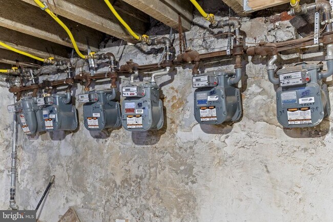 Building Photo - 5237 Chester Ave