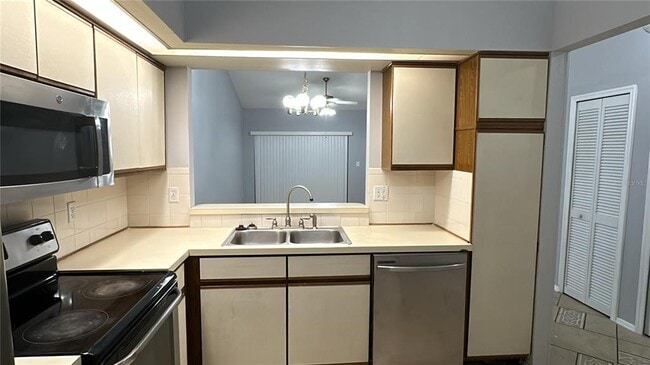 Building Photo - 1108 Lucaya Cir