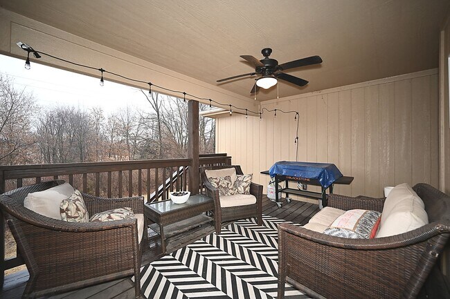 Building Photo - Beautiful 4 Bedroom, 3 Bath, Single Family...