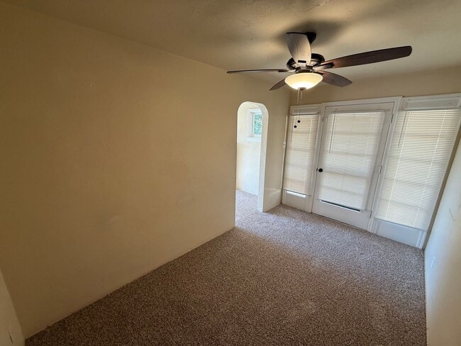 Building Photo - 334 B St