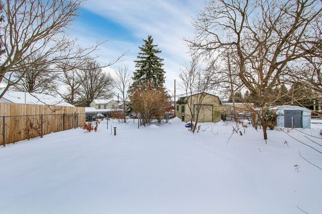 Building Photo - Bright 4 Bedroom, 2.5 Bath Home in Northeastern Schools!