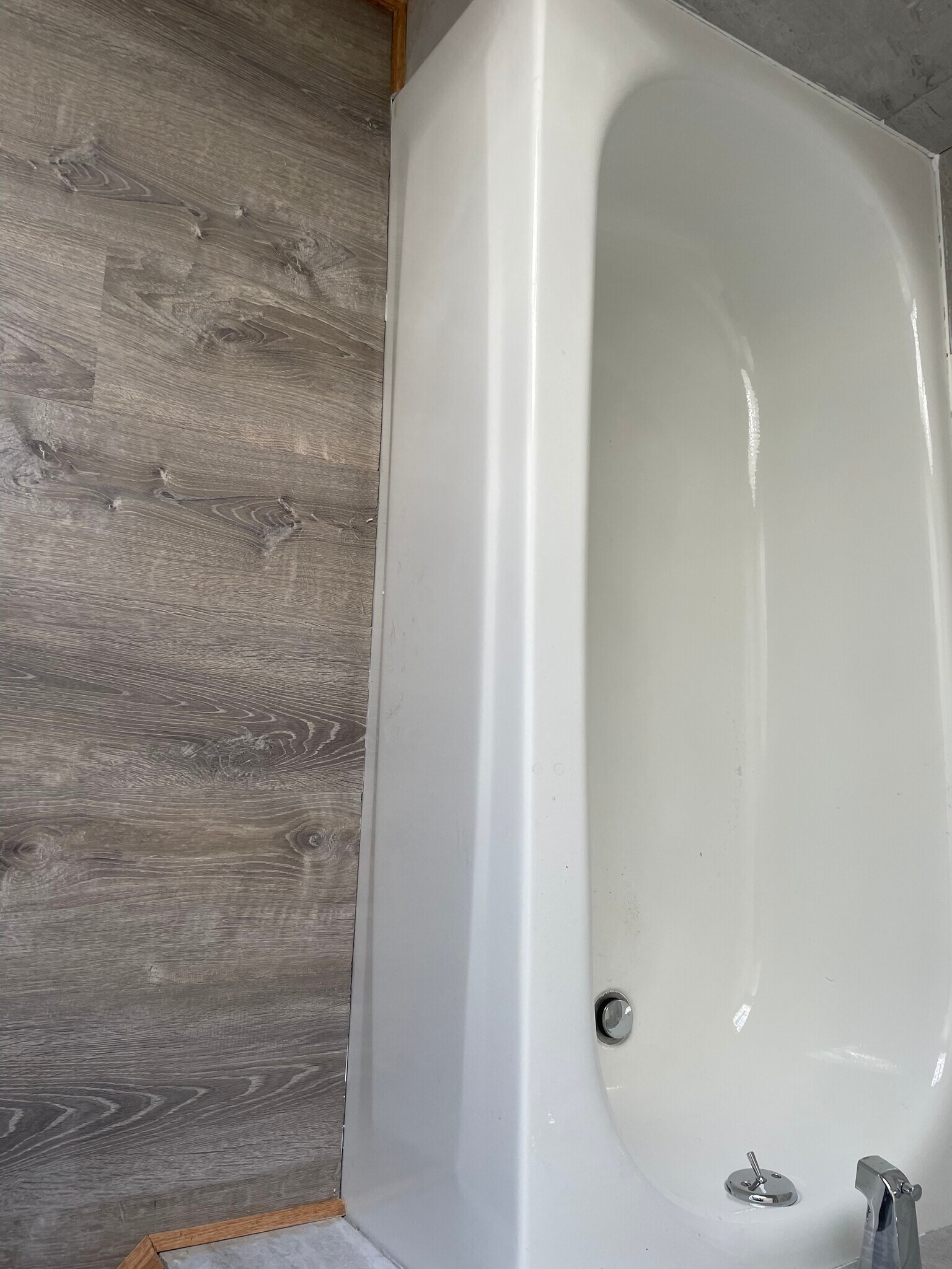 Building Photo - 4817 W Cornelia Ave