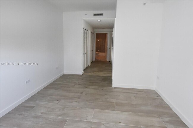 Building Photo - 801 Brickell Key Blvd