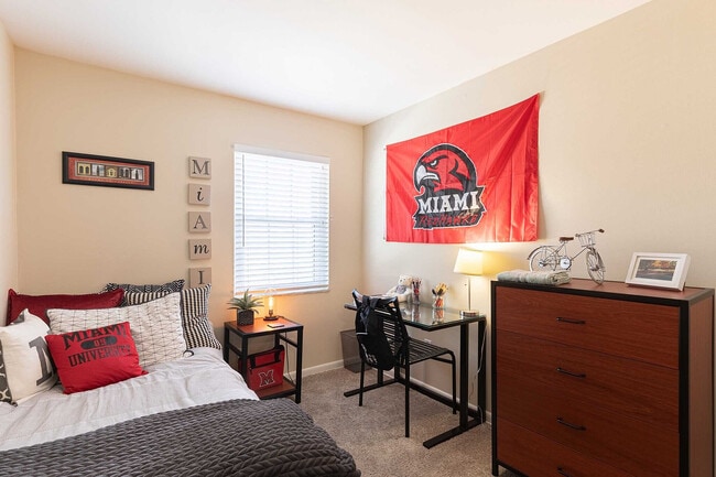 3br-15ba---1046sf Bedroom - Oxford West