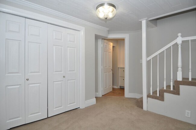 Building Photo - Beautiful Salt Lake Home for Rent