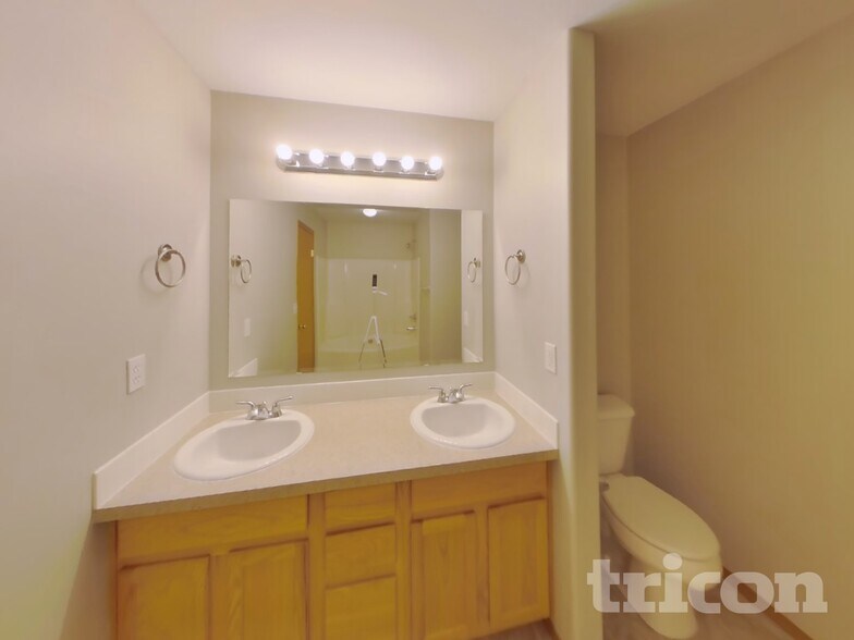 Building Photo - 8024 147th St E