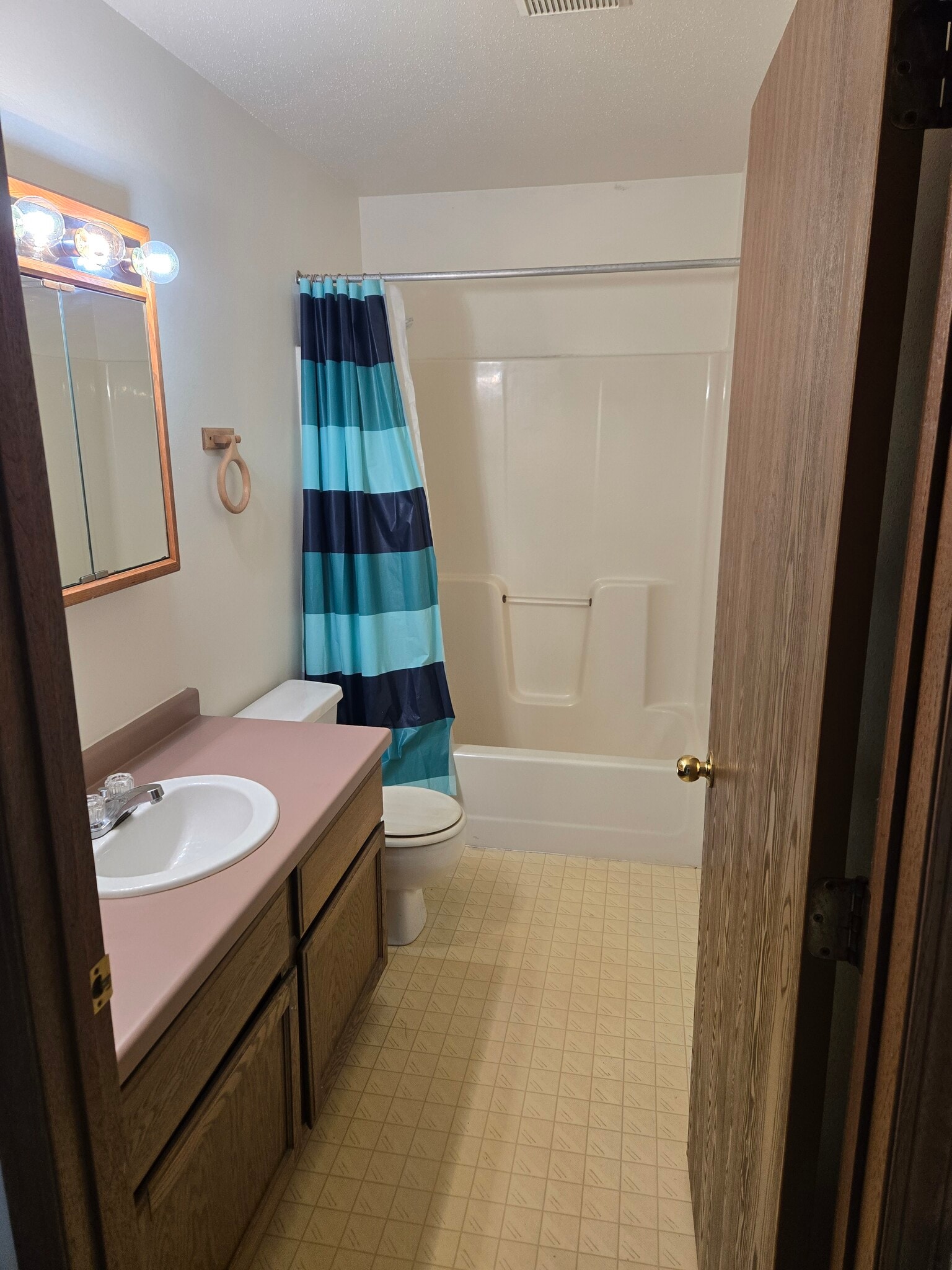 Building Photo - 521 Franklin St