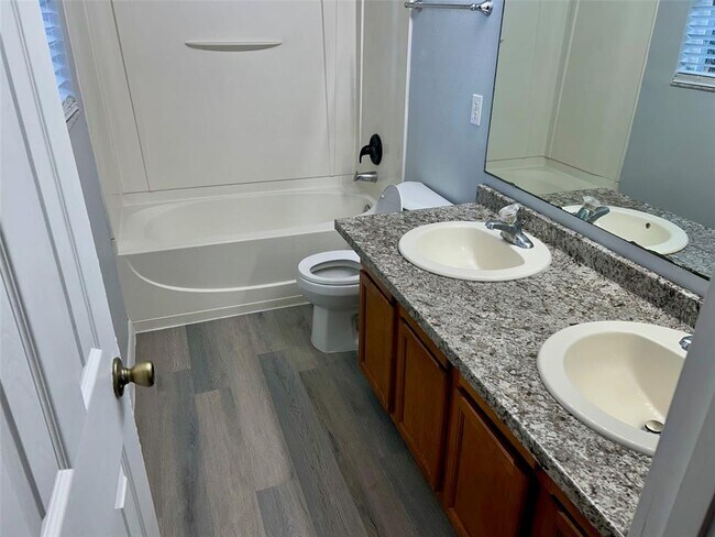 Building Photo - 856 Windrose Dr