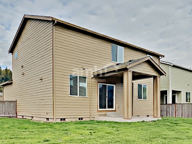 Building Photo - 1760 Chinook Ave