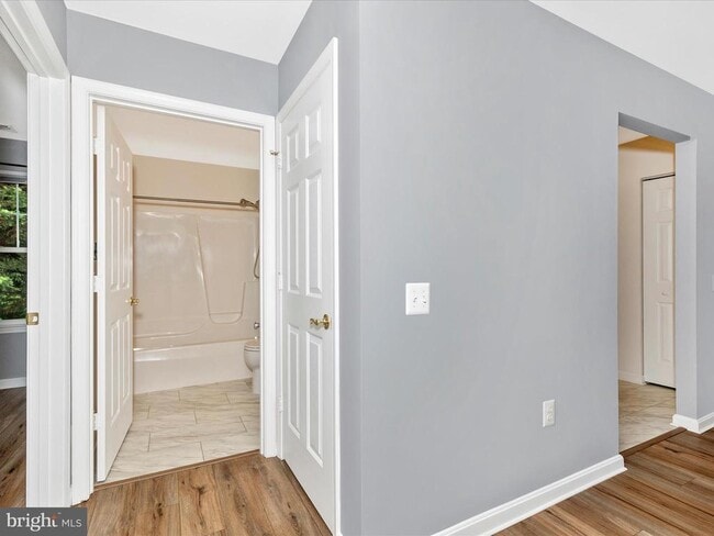 Building Photo - 1111 Jousting Way