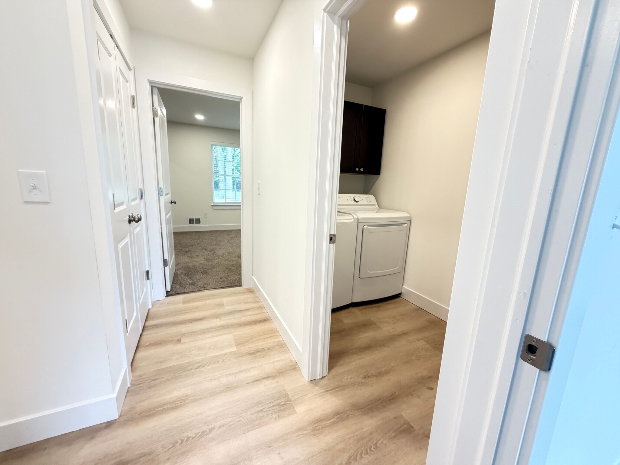 Building Photo - 2130 Carriage Hill Cir