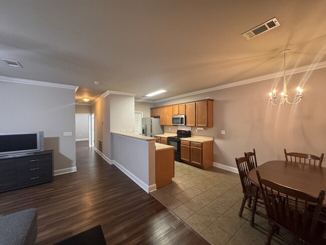 Building Photo - 900 Dean Lee Dr