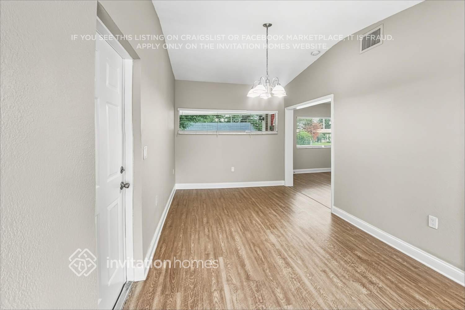 Building Photo - 3621 Sutton Dr