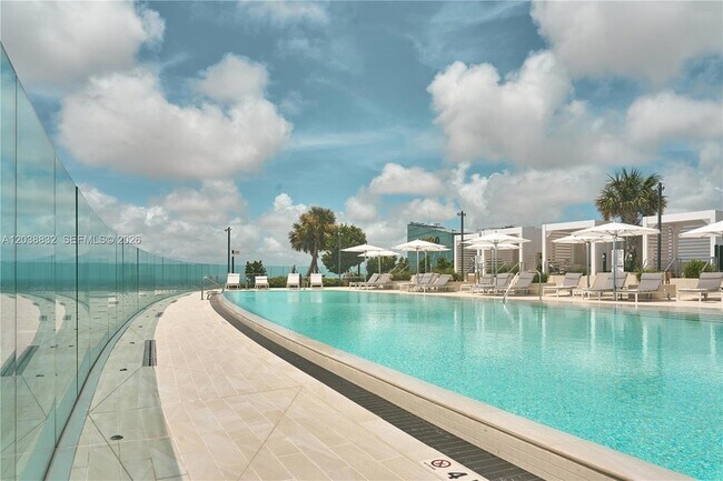 Building Photo - 300 Biscayne Blvd Way