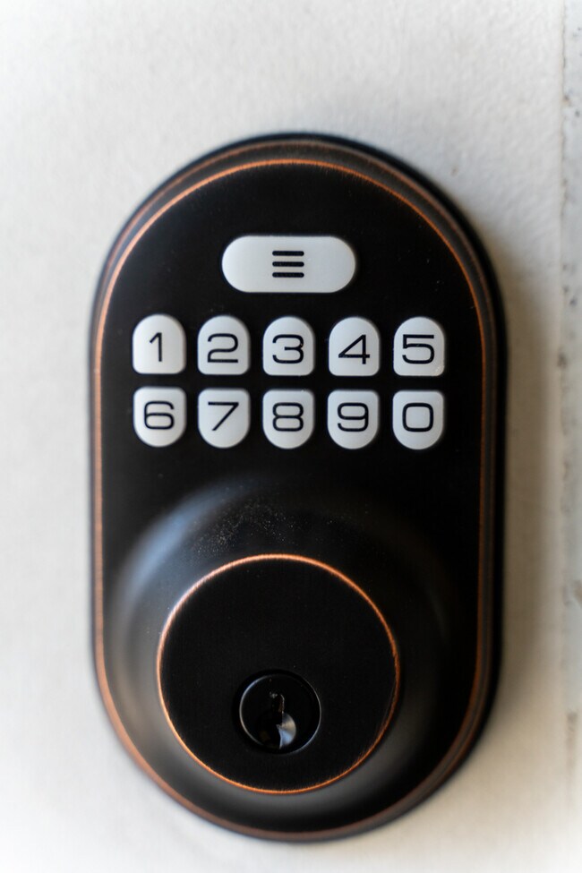 Building Photo - 4253 Central Ave