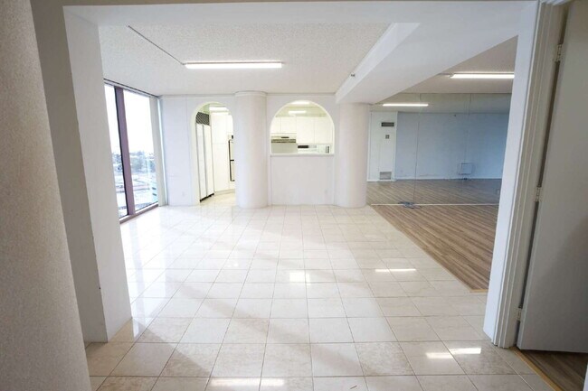 Building Photo - Spacious 2BR/2BA w/ Views, Lanai & 2 Parking – One Waterfront Tower