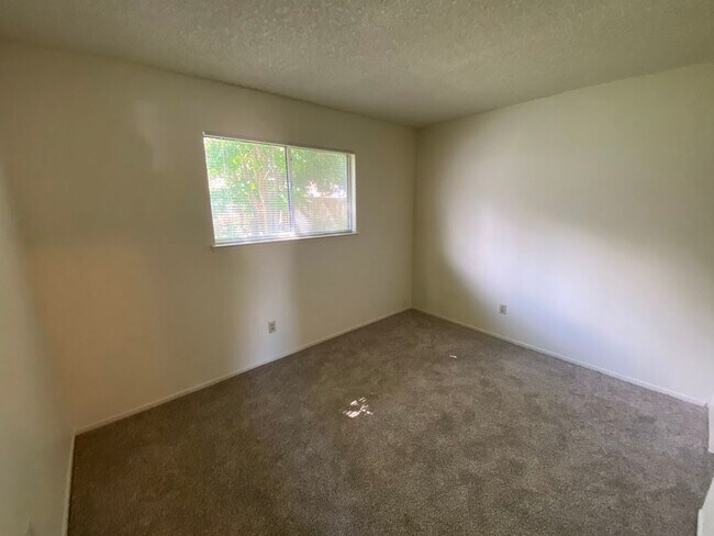 Building Photo - 3 Bedroom 2 Bath Home In Rosemont Open House Friday May 8th 4-4:30 PM