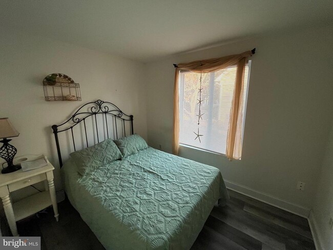 Building Photo - 22740 Holly Way W