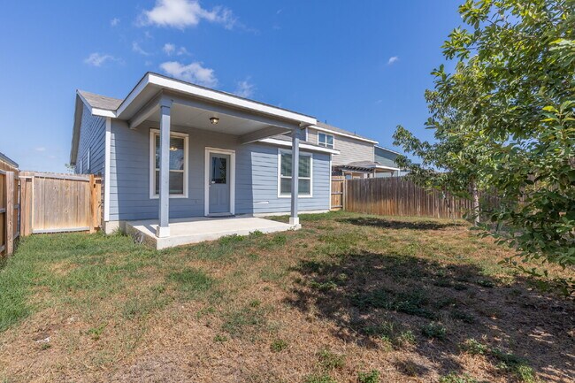 Building Photo - 10110 Jardin Verde