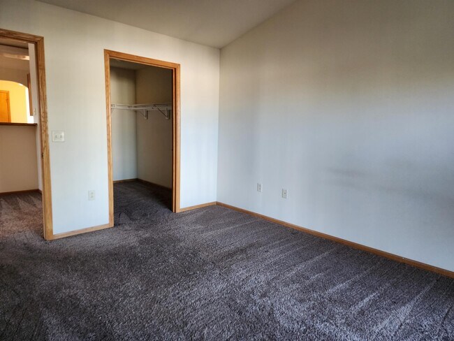Building Photo - 3076 Selkirk Dr