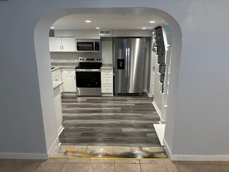 Kitchen - 210 Boston Dr