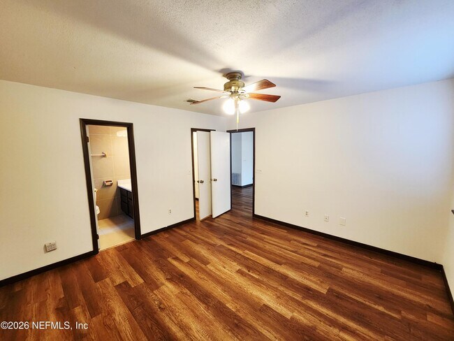 Building Photo - 4655 Trevi Dr