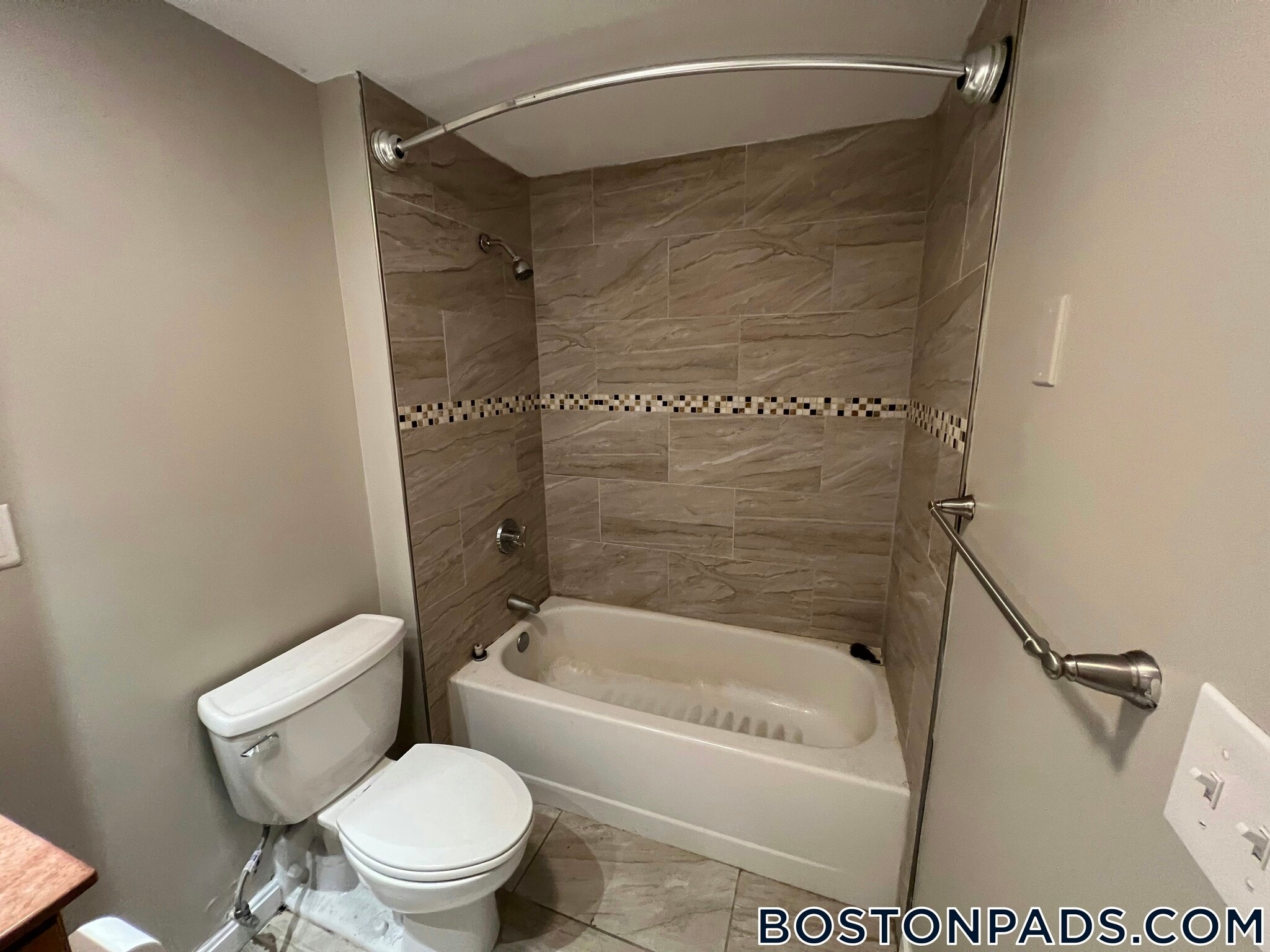 Building Photo - 757 Highland Ave