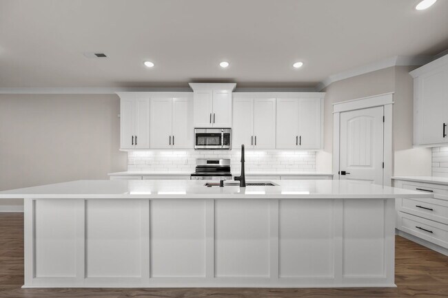 Building Photo - 454 E State St