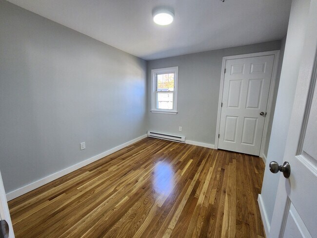 Building Photo - 11 Regina Rd