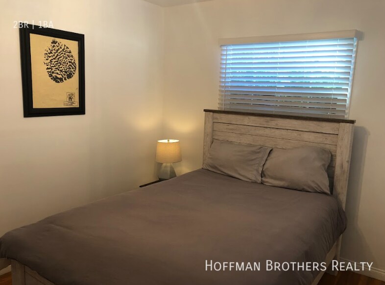 Building Photo - 12429 Chandler Blvd