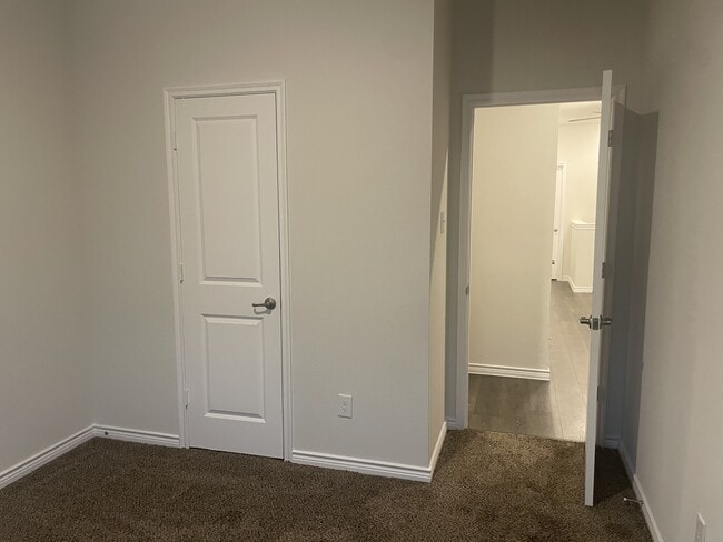 Building Photo - 2021 Crooked Bow Dr