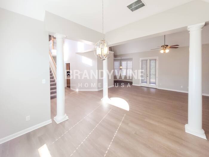 Building Photo - 9088 Fenmore Cove