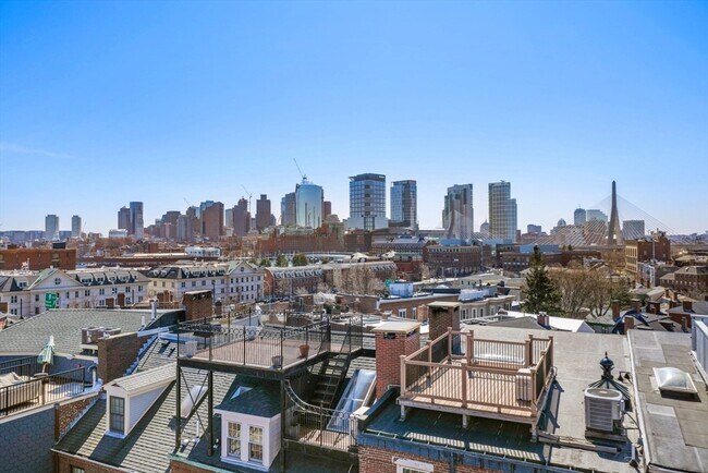 Building Photo - 28 Chestnut St