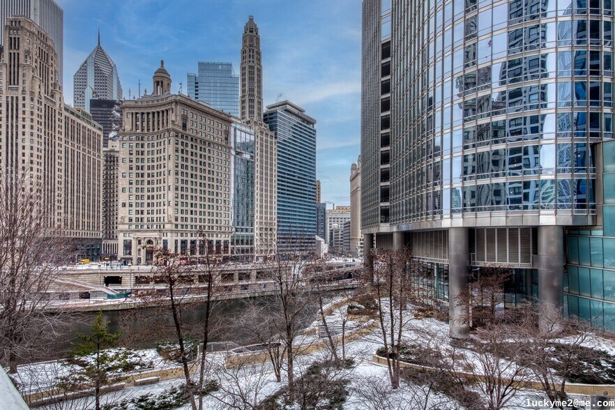 Building Photo - 405 N WABASH Ave