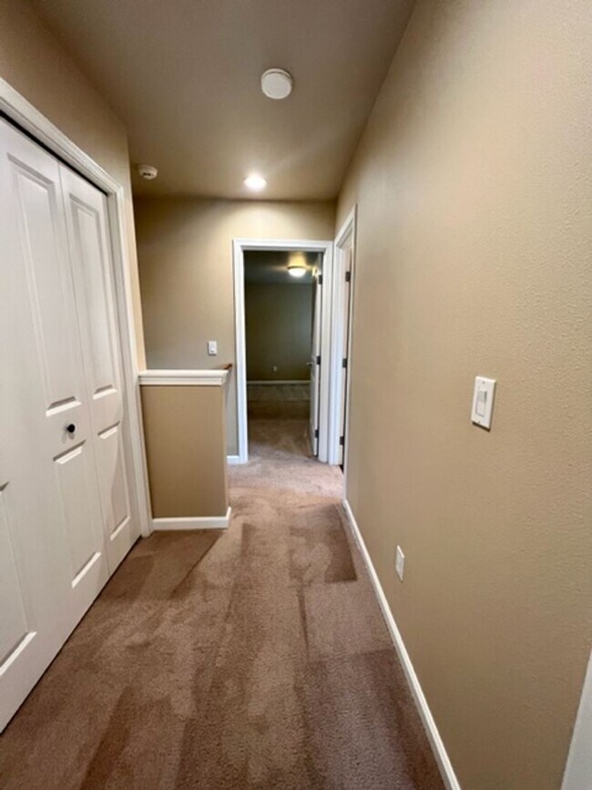 Building Photo - Kent Duplex