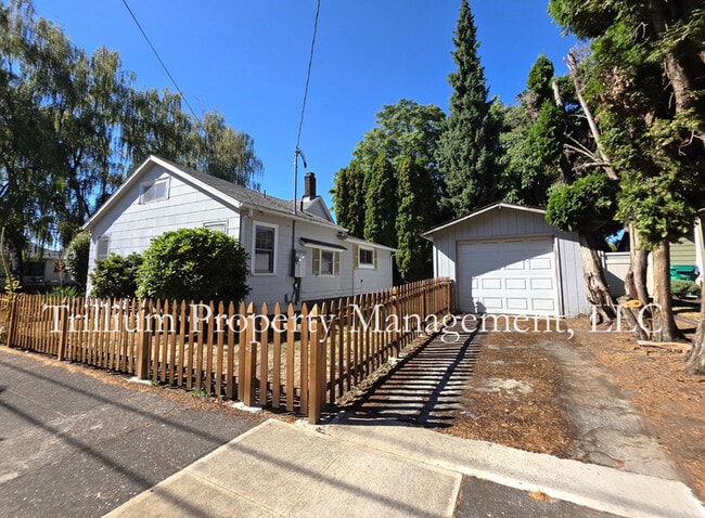Building Photo - 7106 NE 15th Ave