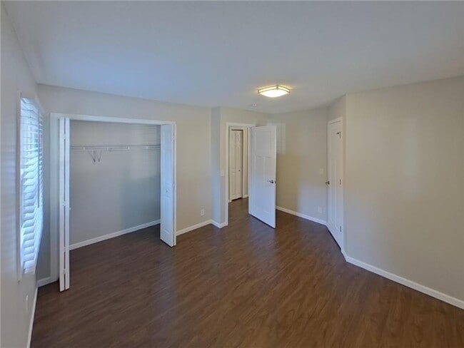 Building Photo - 1455 Oakdale Ave