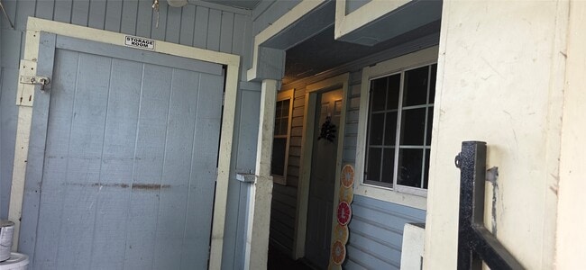 Building Photo - 4005 Irvington Blvd