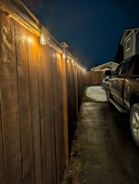 lighted walkway - 8211 Florida Dr