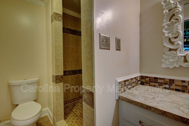 Building Photo - 6412 Tomahawk Ln