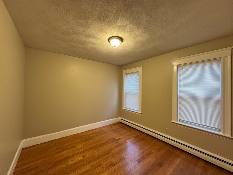 Building Photo - 97 Marion St