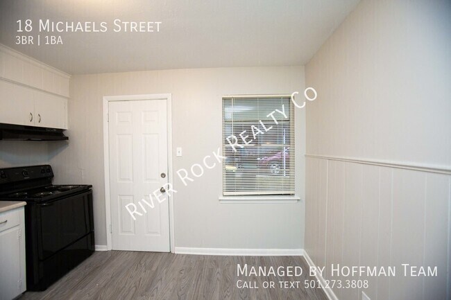 Building Photo - 18 Michaels St