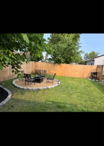 Building Photo - 2732 Furlong Ave