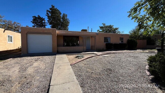 Building Photo - PENDING APPLICATION - Uptown Lovely Home f...