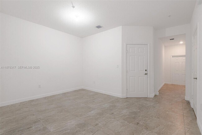 Building Photo - 152 SW 185th Way