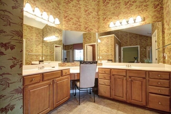 Building Photo - 4324 Canaan Way NE