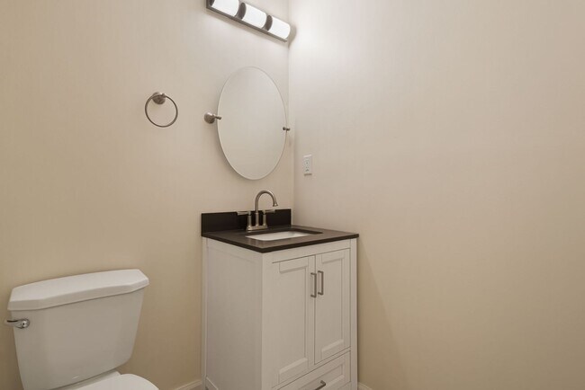 Building Photo - 3-Bedroom Home in North AVL with Studio an...