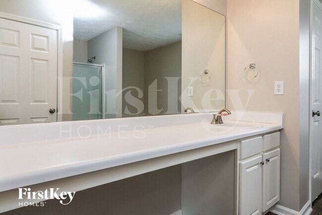 Building Photo - 1213 Lakeview Cove Dr